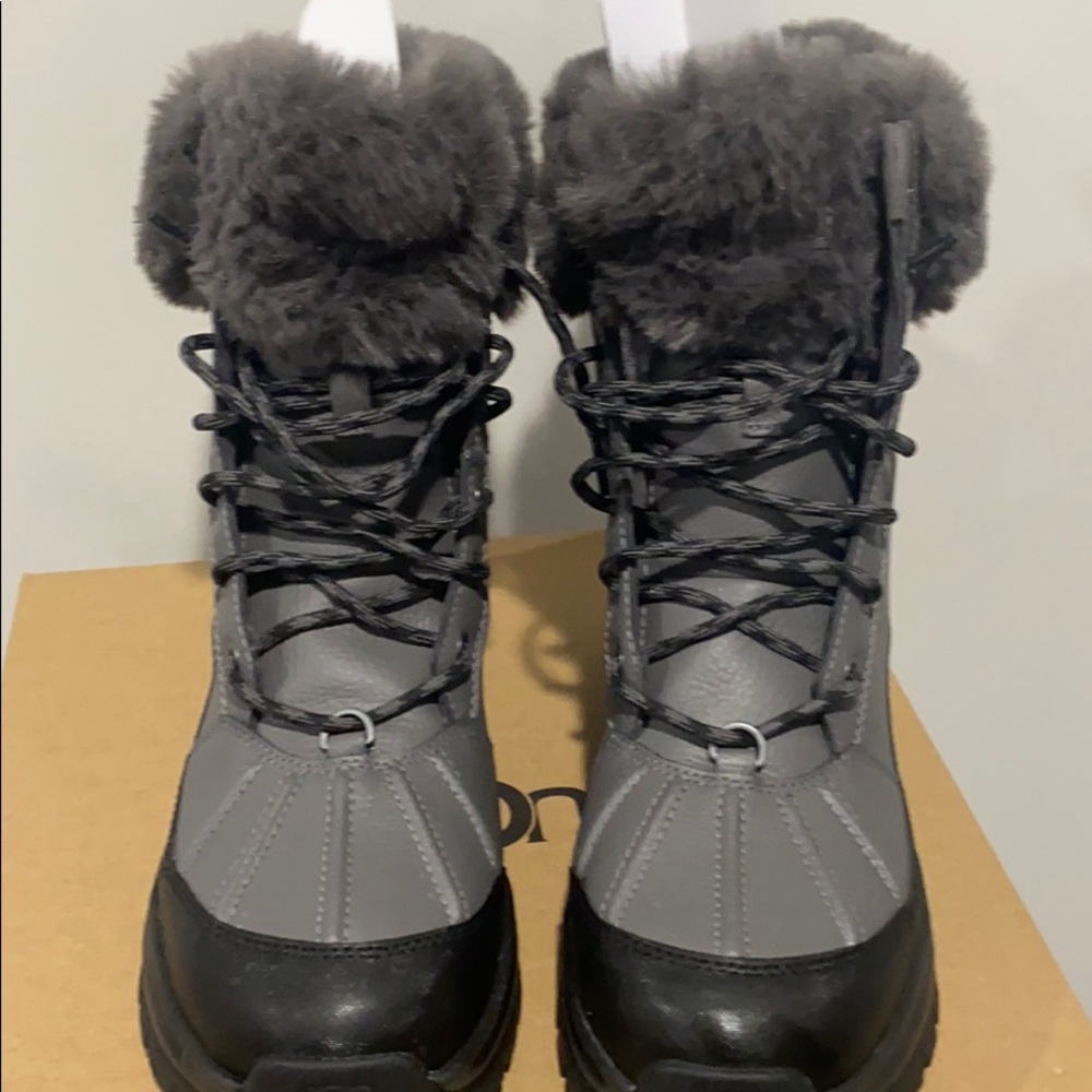 W Yose fluff  dark gray  ugg